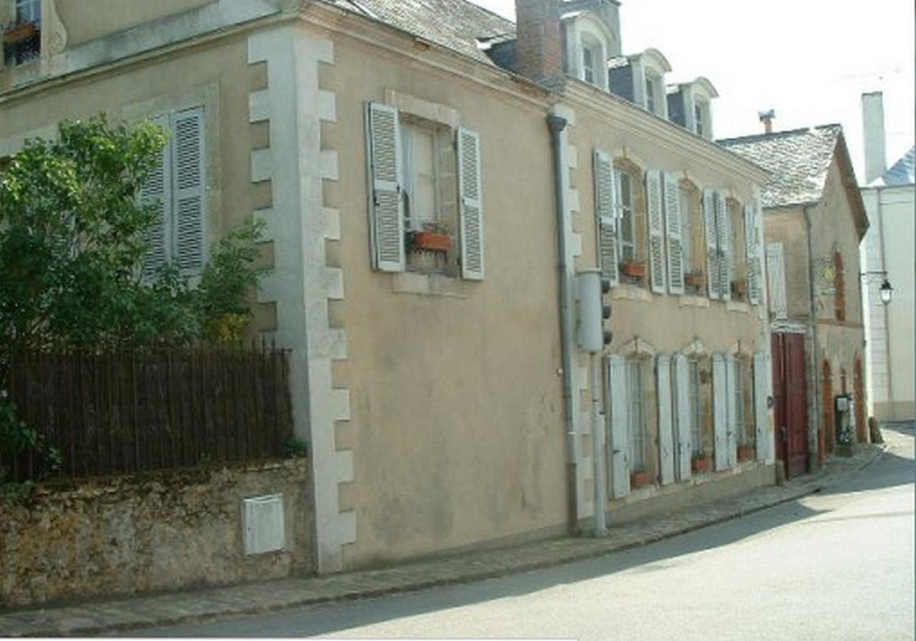 Chambres D'Hotes Le Pont Romain Montfort-le-Gesnois ภายนอก รูปภาพ
