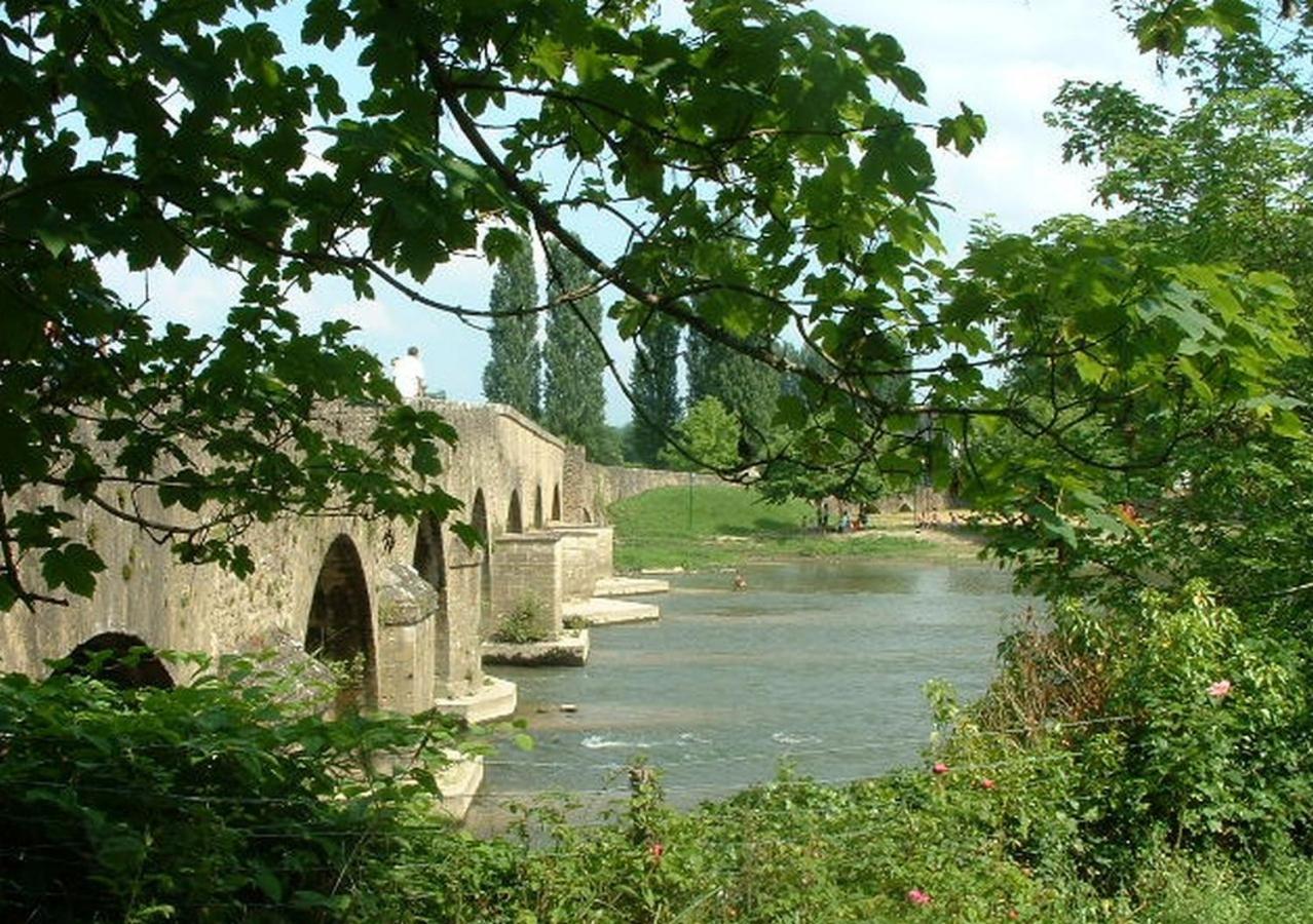 Chambres D'Hotes Le Pont Romain Montfort-le-Gesnois ภายนอก รูปภาพ